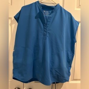 L FIGS Rafaela Oversized top, L FIGS Zamora jogger in Capri Blue